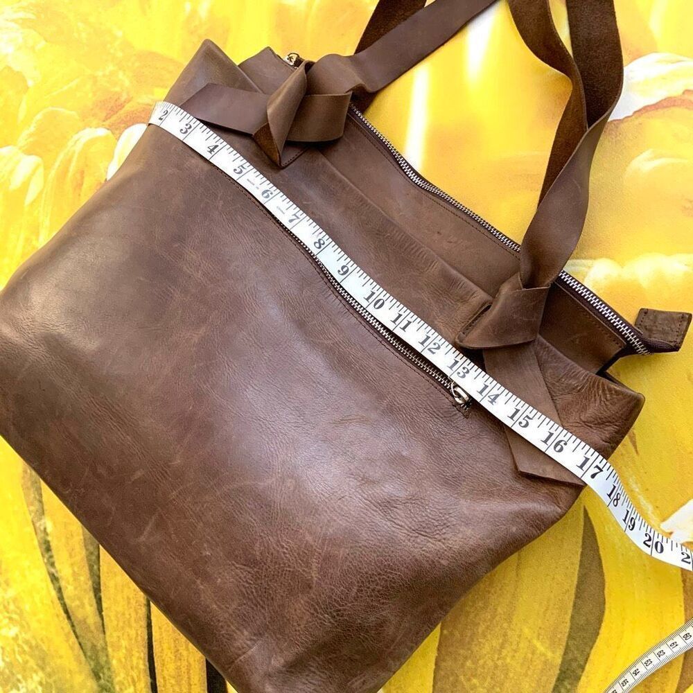 New⨠ARTISAN DistressedāLeather Tote Bag - Picture 12 of 12